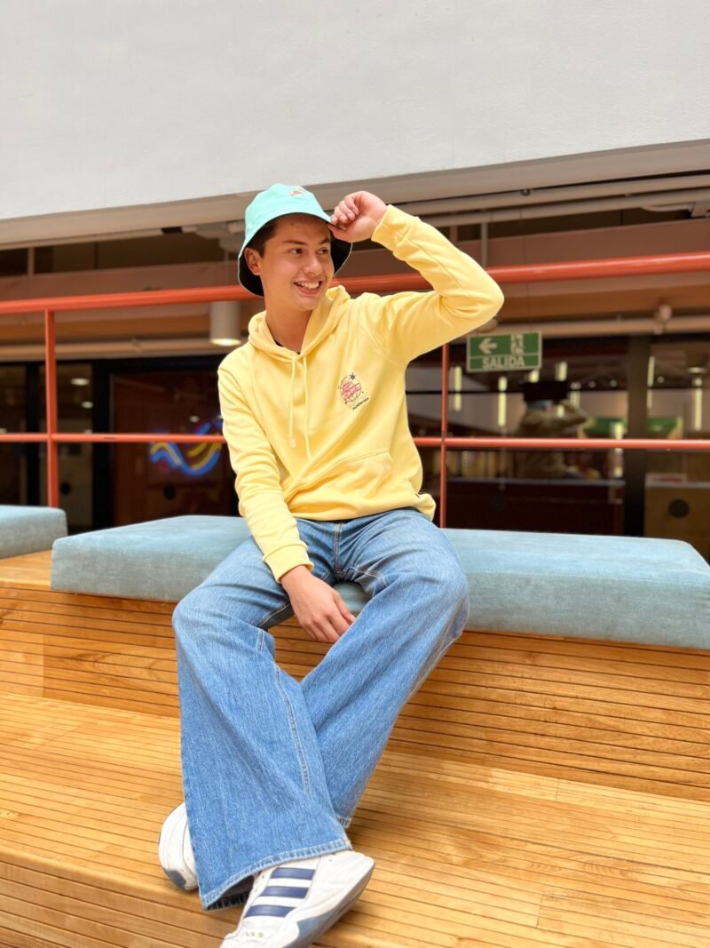 Hoodie Pastel Amarillo 'Salud Mental' - Fundación Sergio Urrego